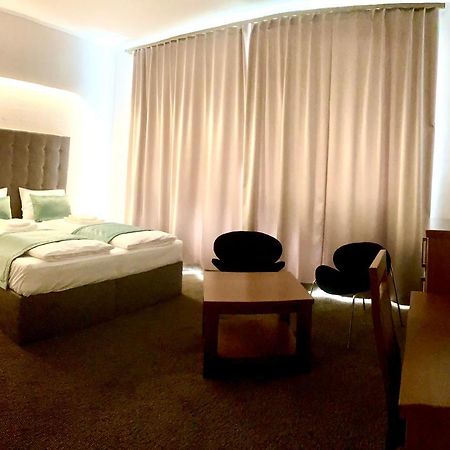 Borostyan Panzio Hotell Kaposvár Eksteriør bilde