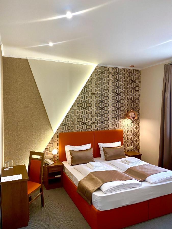 Borostyan Panzio Hotell Kaposvár Eksteriør bilde