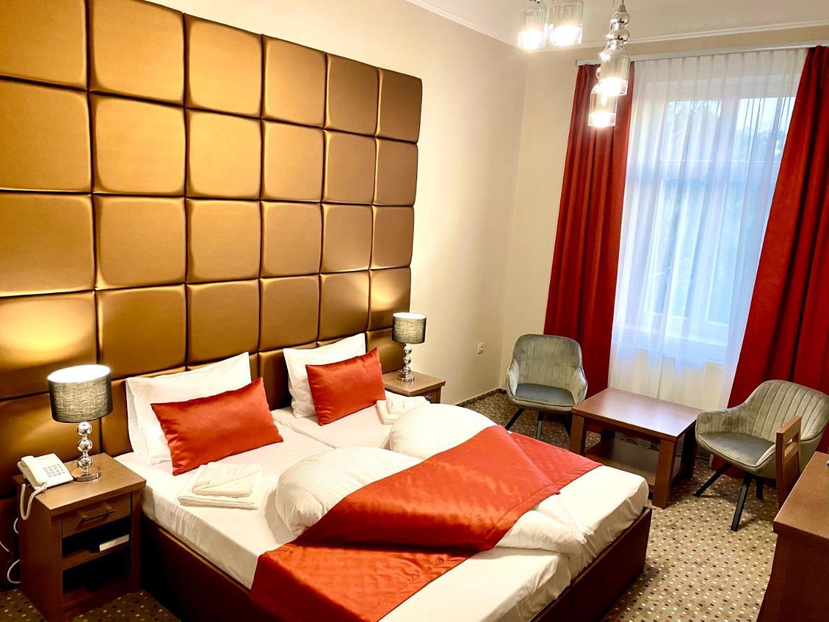 Borostyan Panzio Hotell Kaposvár Eksteriør bilde