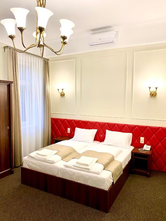 Borostyan Panzio Hotell Kaposvár Eksteriør bilde