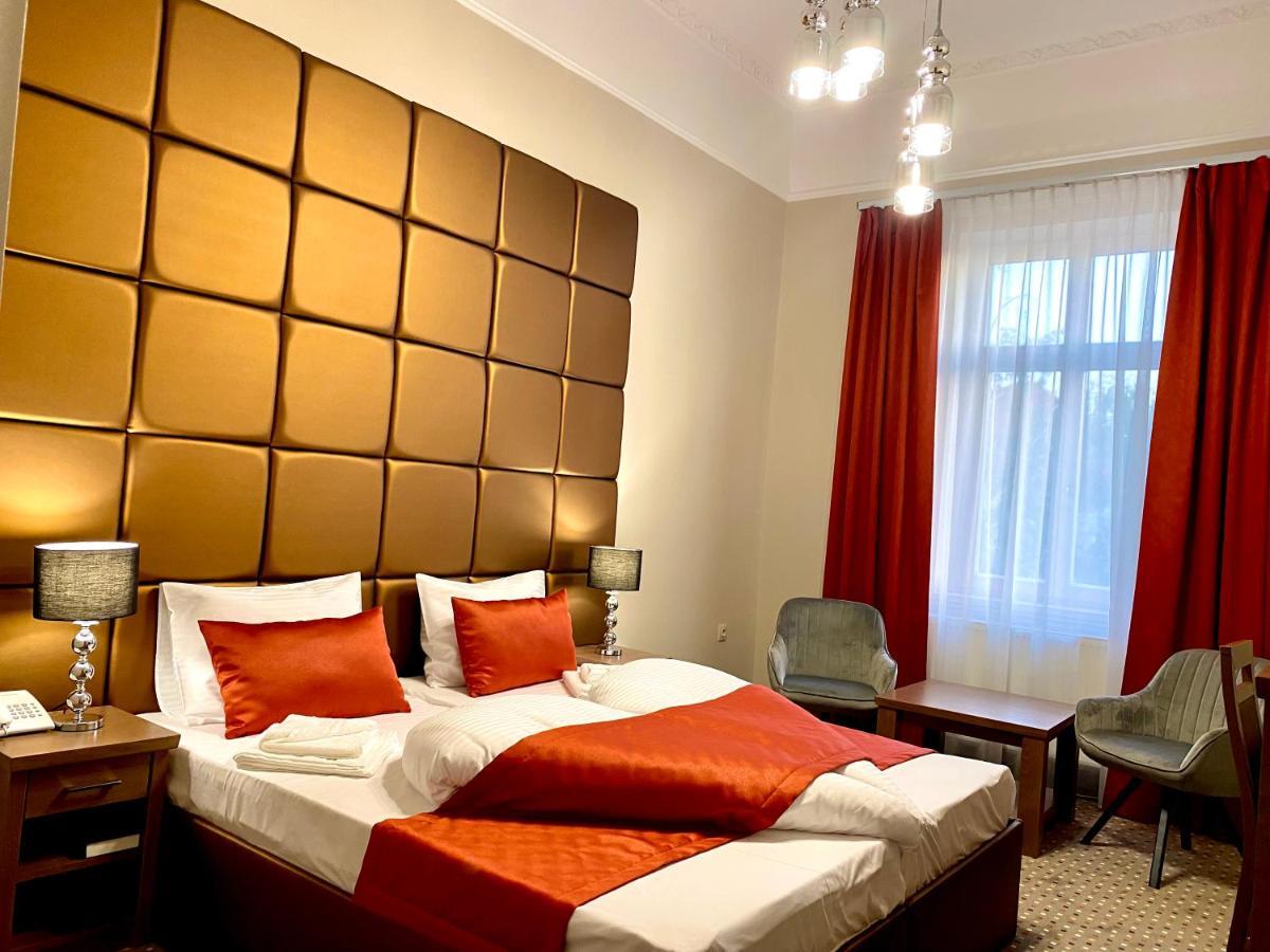 Borostyan Panzio Hotell Kaposvár Eksteriør bilde