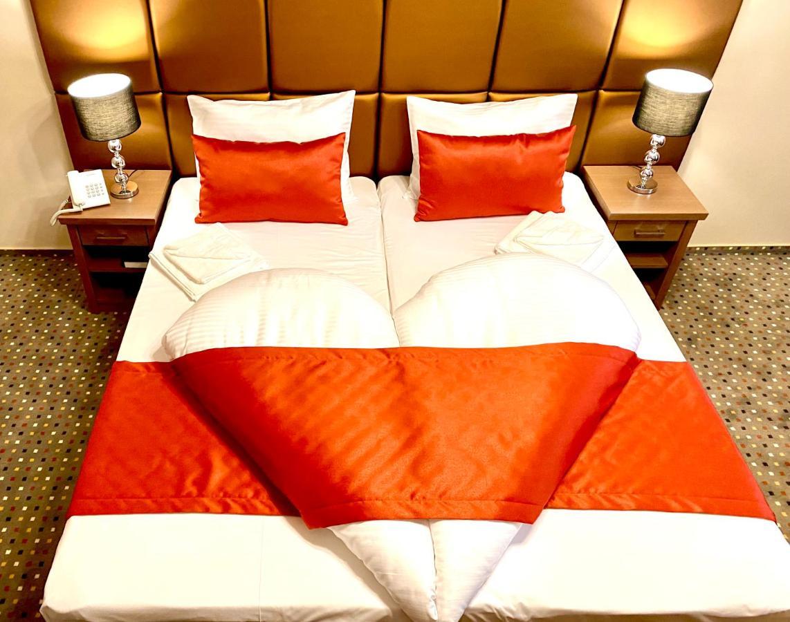 Borostyan Panzio Hotell Kaposvár Eksteriør bilde