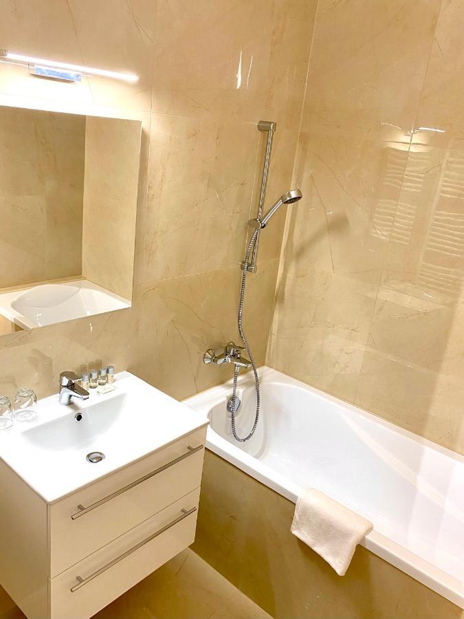 Borostyan Panzio Hotell Kaposvár Eksteriør bilde