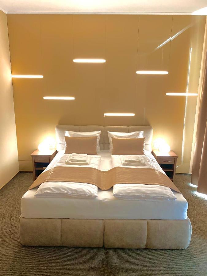 Borostyan Panzio Hotell Kaposvár Eksteriør bilde