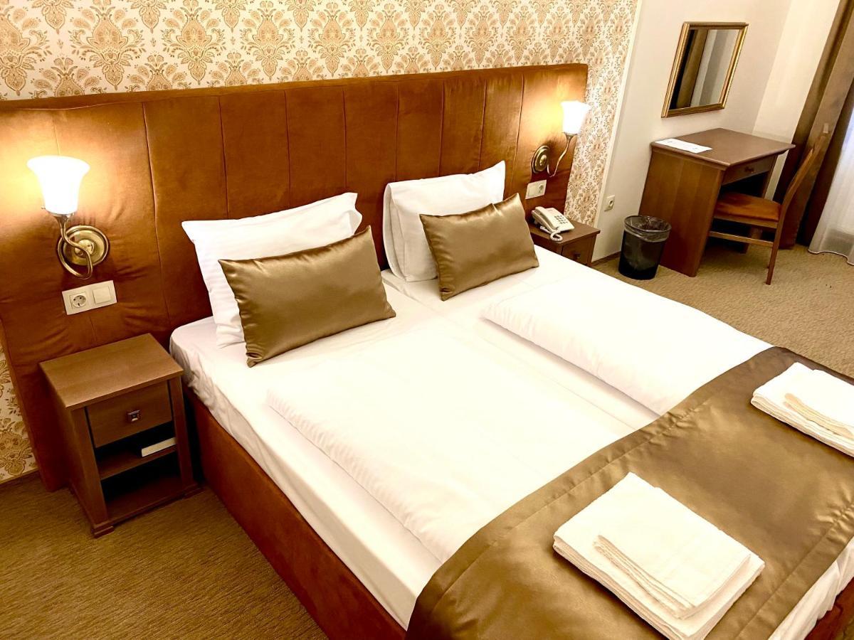 Borostyan Panzio Hotell Kaposvár Eksteriør bilde
