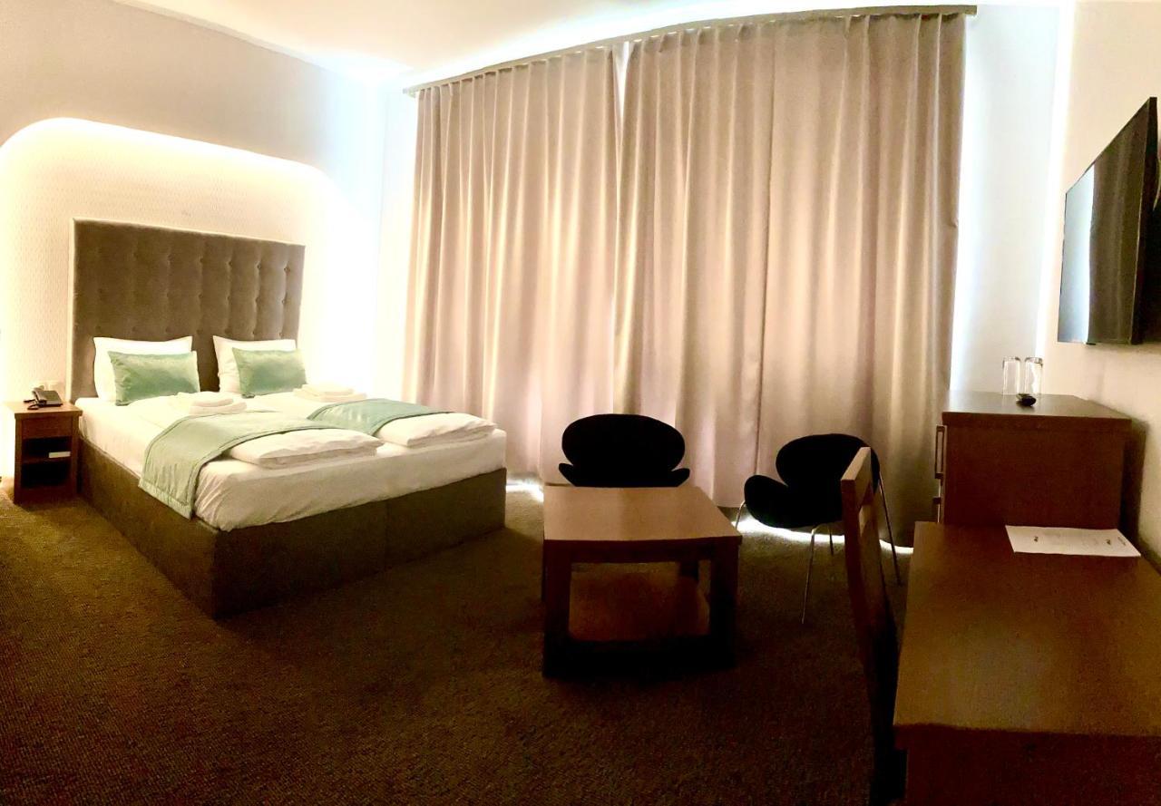 Borostyan Panzio Hotell Kaposvár Eksteriør bilde