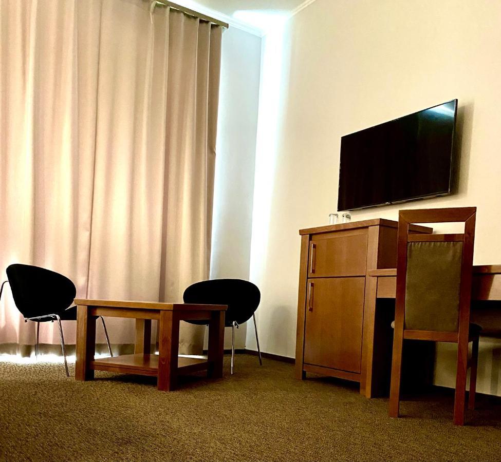 Borostyan Panzio Hotell Kaposvár Eksteriør bilde