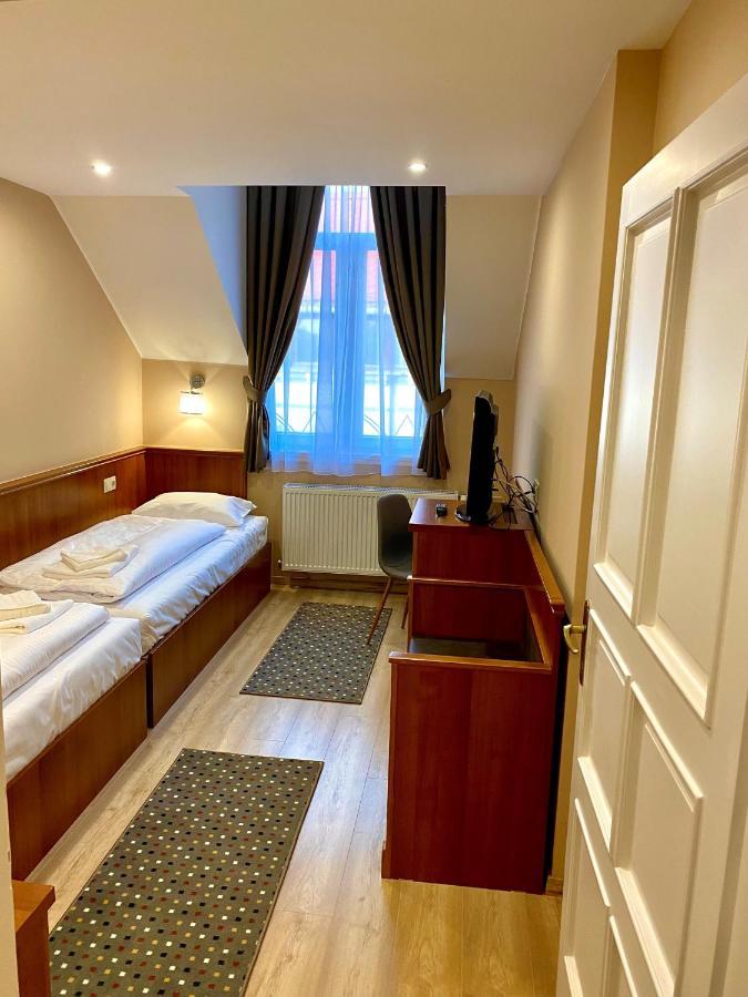 Borostyan Panzio Hotell Kaposvár Eksteriør bilde